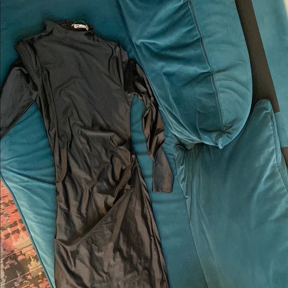 Good American SATIN SHINE FUNNEL NECK MIDI DRESS NWOT - Picture 4 of 6